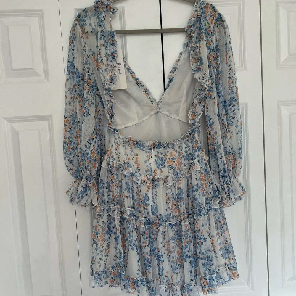 Beautiful flower dress - Picture 11 of 11